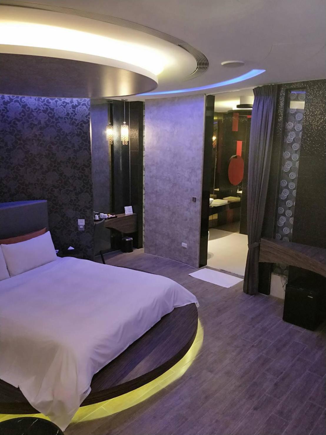 Chen He Spa Motel Lukang Extérieur photo