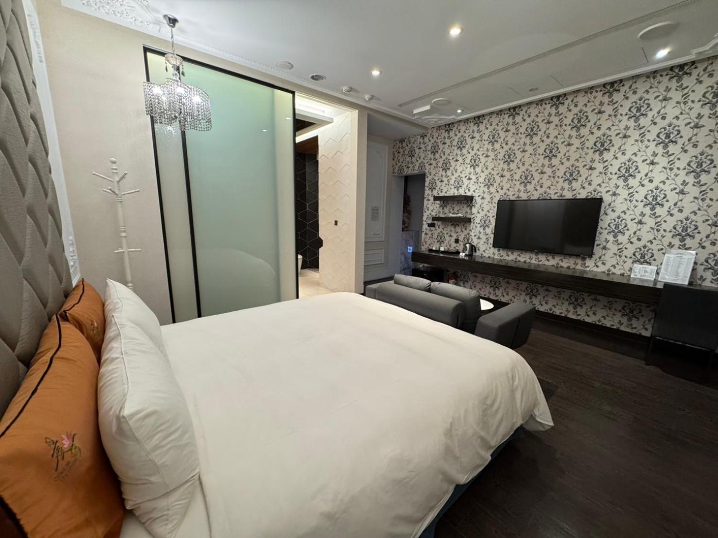 Chen He Spa Motel Lukang Extérieur photo