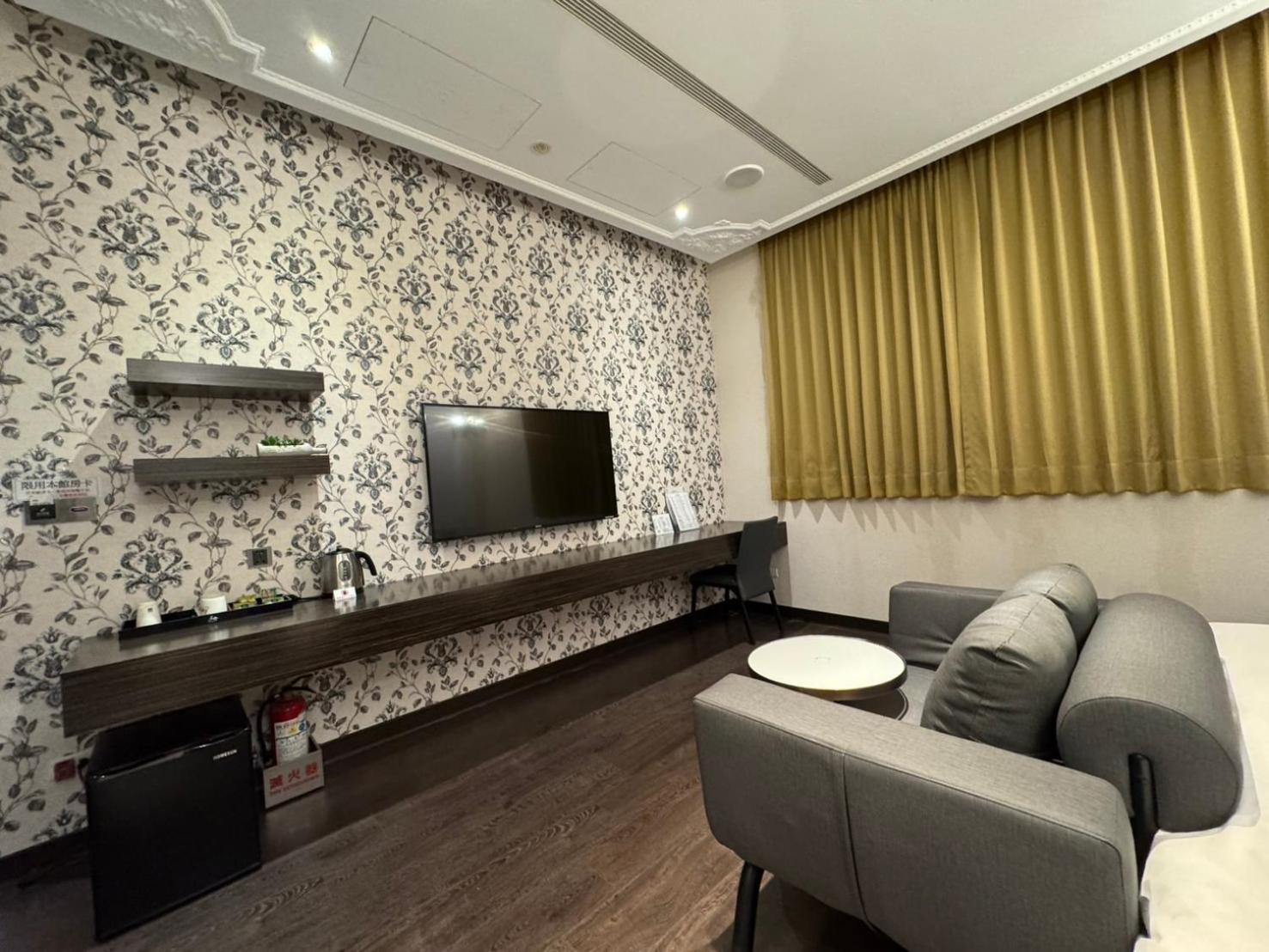 Chen He Spa Motel Lukang Extérieur photo