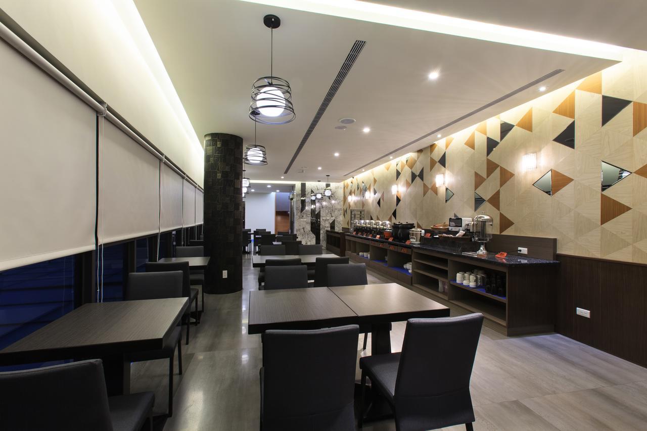 Chen He Spa Motel Lukang Extérieur photo