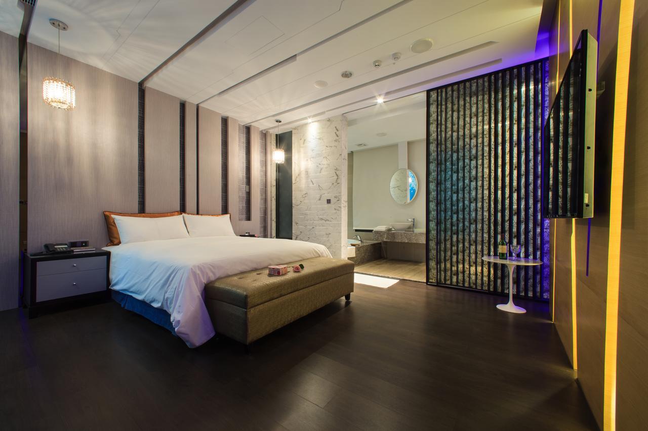 Chen He Spa Motel Lukang Extérieur photo