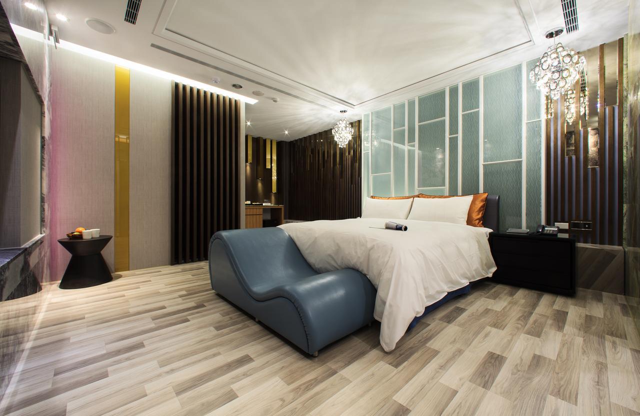 Chen He Spa Motel Lukang Extérieur photo