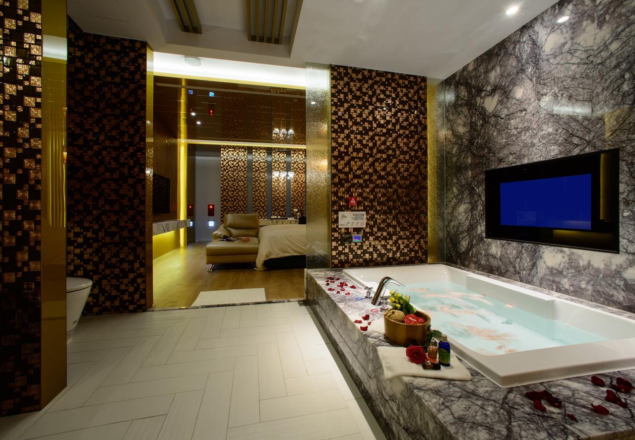 Chen He Spa Motel Lukang Extérieur photo
