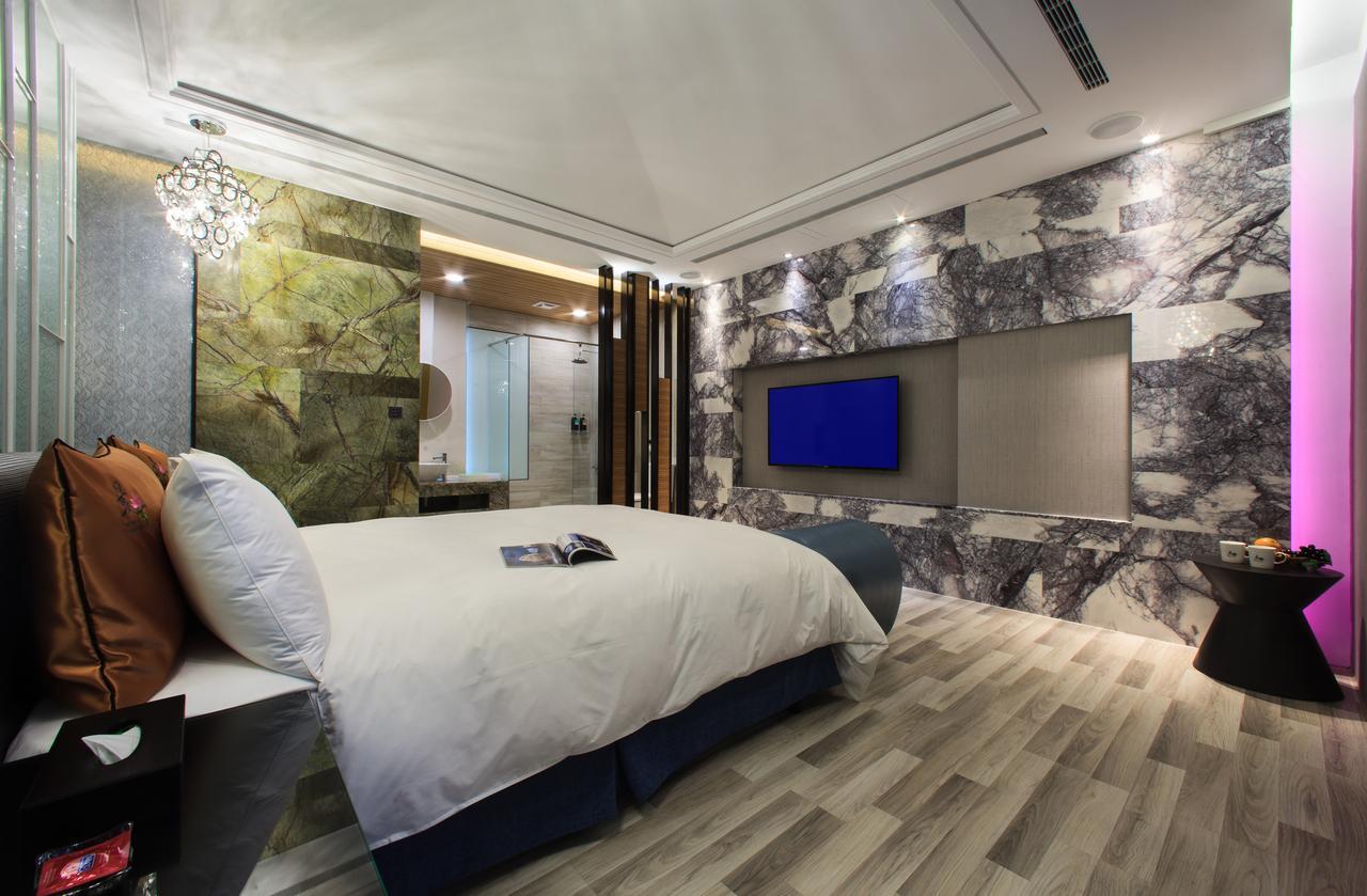 Chen He Spa Motel Lukang Extérieur photo