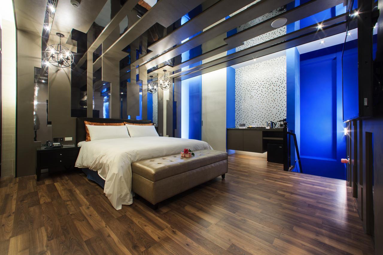 Chen He Spa Motel Lukang Extérieur photo