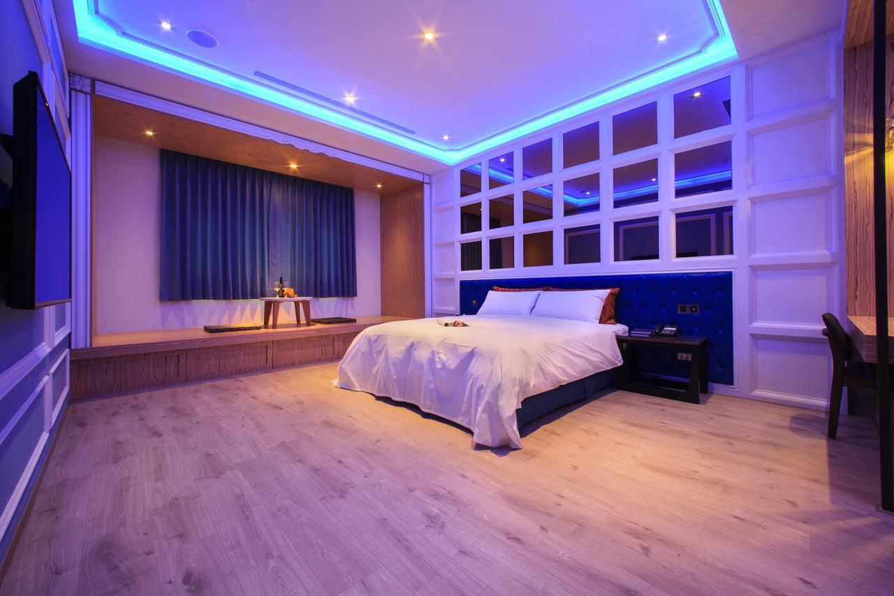 Chen He Spa Motel Lukang Extérieur photo