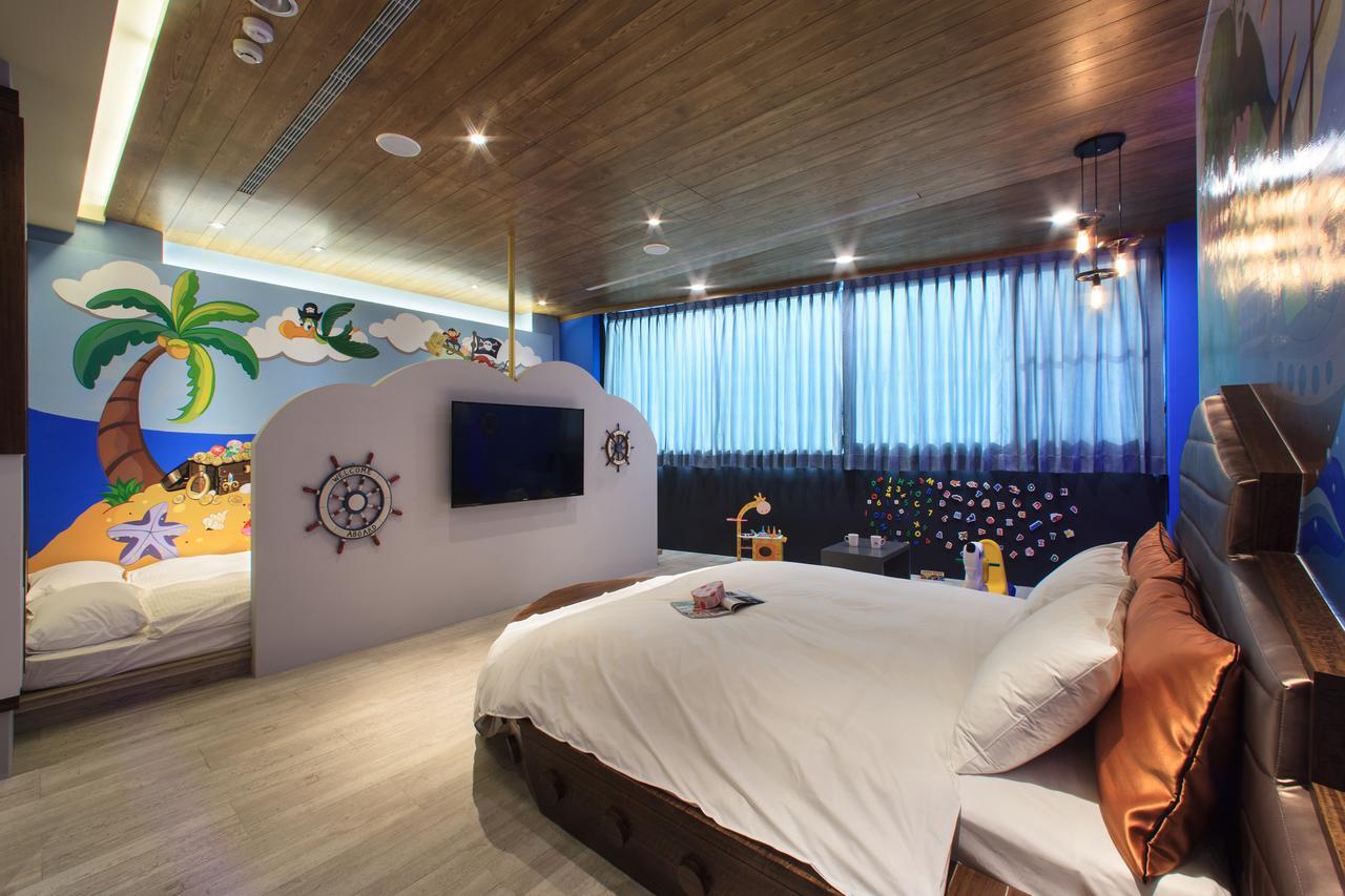 Chen He Spa Motel Lukang Extérieur photo
