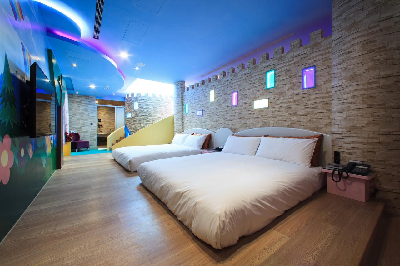 Chen He Spa Motel Lukang Extérieur photo