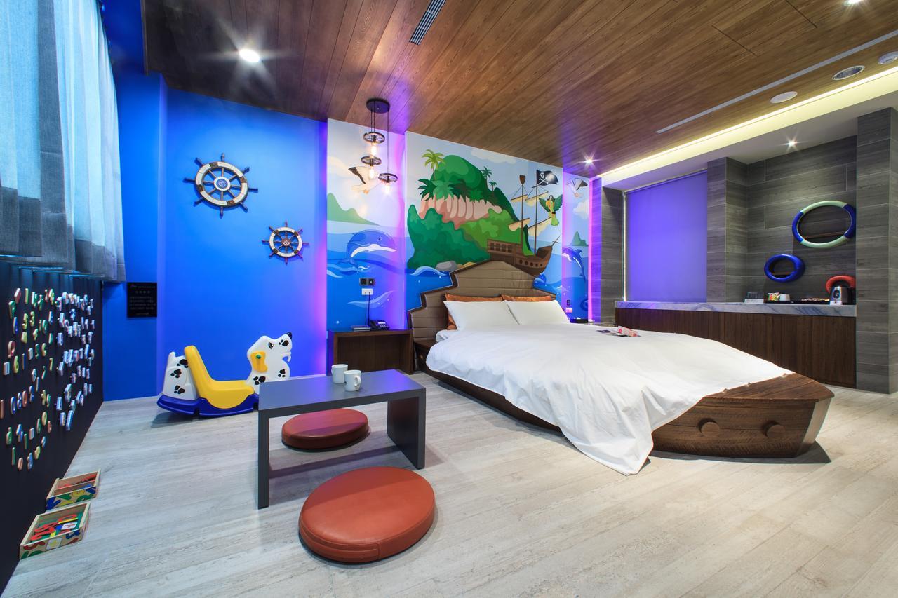 Chen He Spa Motel Lukang Extérieur photo