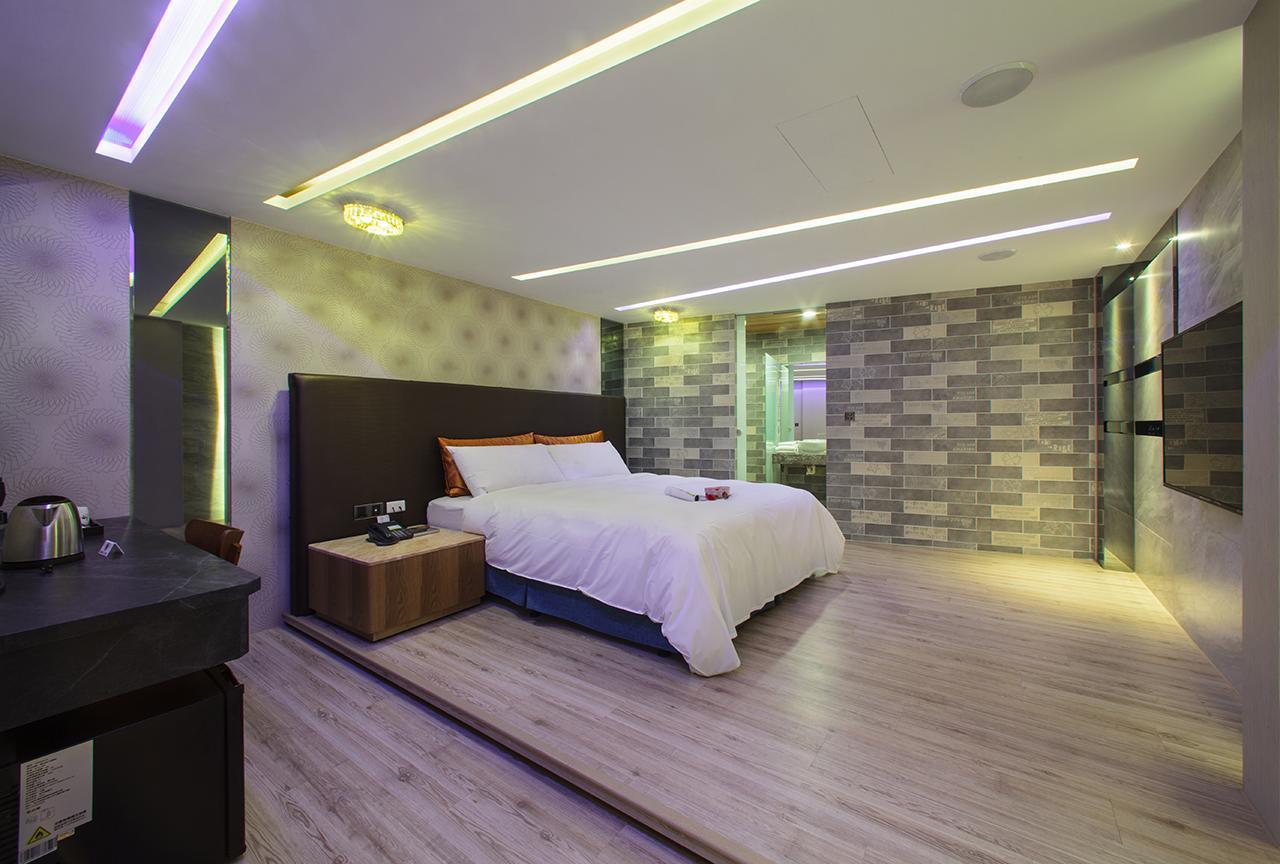 Chen He Spa Motel Lukang Extérieur photo