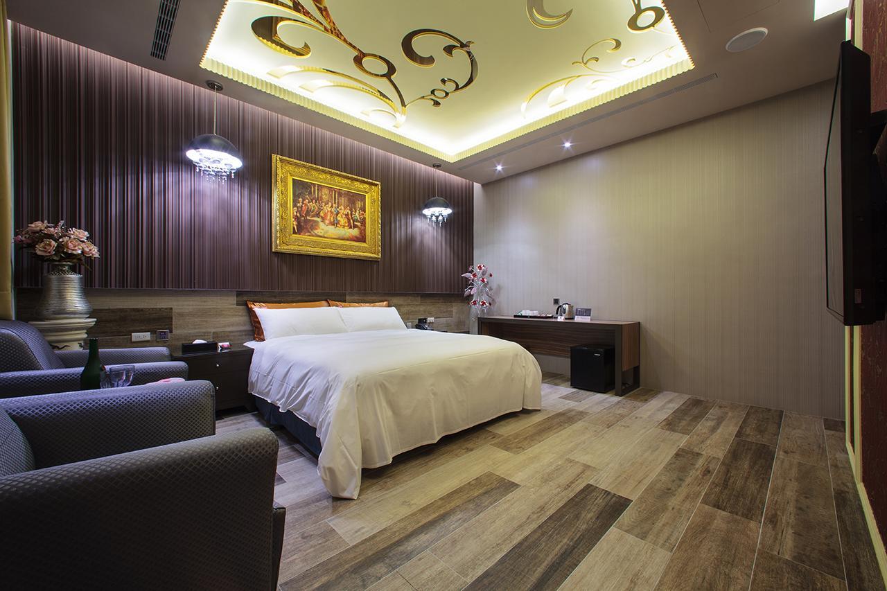 Chen He Spa Motel Lukang Extérieur photo