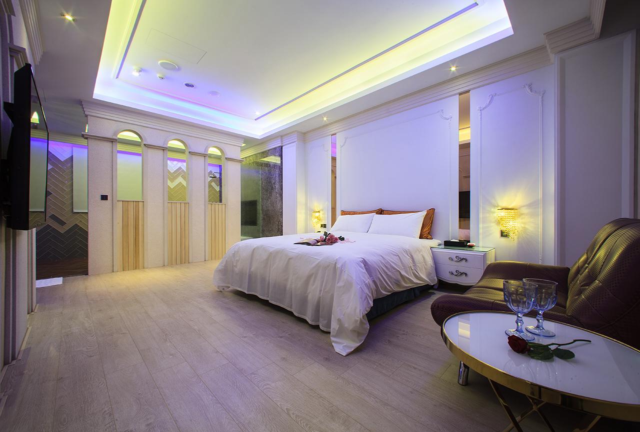 Chen He Spa Motel Lukang Extérieur photo